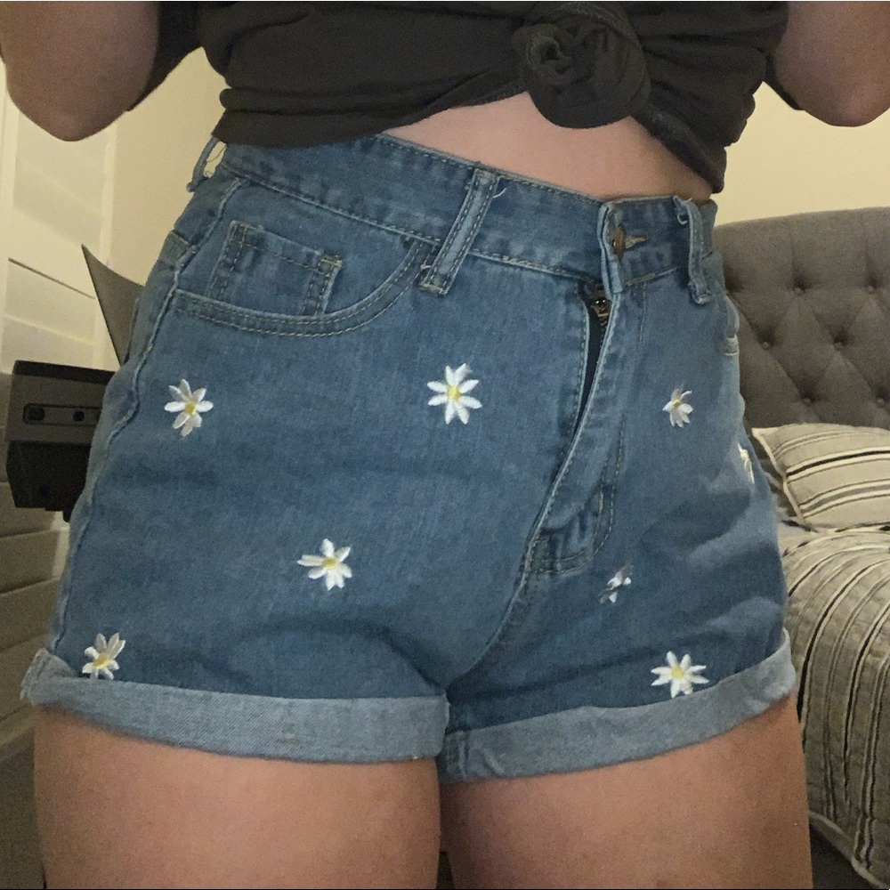 Daisy embroidered denim shorts